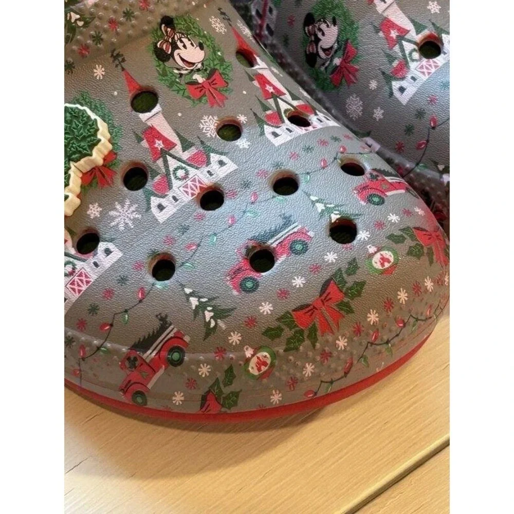 Disney Parks Christmas Crocs Holiday Castle Print Wreath Mickey 2019 M5 W7